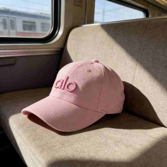 ALO YOGA OFF-DUTY CAP BRAND NEW - Picture 5 of 5
